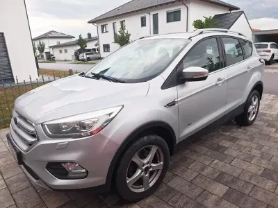 Gebraucht Ford Kuga Trend 150 PS (110 kW) 2017 Silber SUV