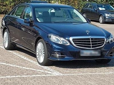 Gebraucht Mercedes E220 Elegance 170 PS (125 kW) 2014 Blau Limousine