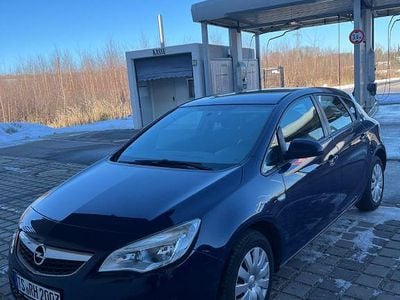 Gebraucht Opel Astra Edition 101 PS (74 kW) 2010 Blau Limousine