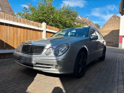 Gebraucht Mercedes E320 Avantgarde 177 PS (130 kW) 2005 Silber Kombi