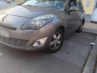 Gebraucht Renault Scénic III 131 PS (96 kW) 2011 Silber Van / Kleinbus