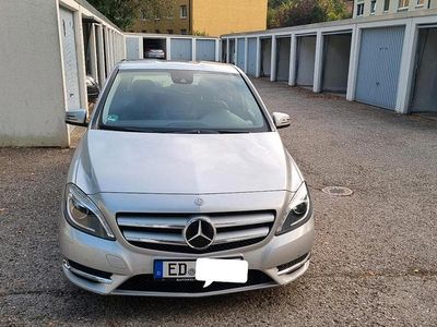 Usata Mercedes B200 156 CV (114 kW) 2012 Argento Monovolume