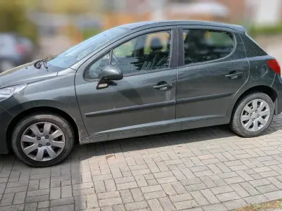 Gebraucht Peugeot 207 Filou 73 PS (53 kW) 2007 Andere farben Limousine