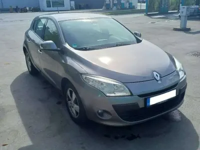 Gebraucht Renault Mégane III Dynamique 131 PS (96 kW) 2010 Grau Limousine