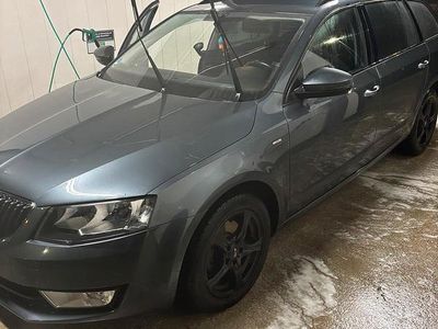 Gebraucht Skoda Octavia 150 PS (110 kW) 2016 Grau Kleinwagen