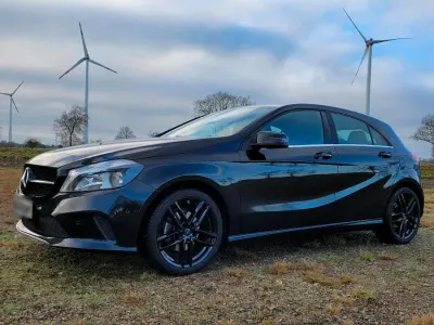 Gebraucht Mercedes A180 Style 122 PS (89 kW) 2015 Schwarz Kleinwagen