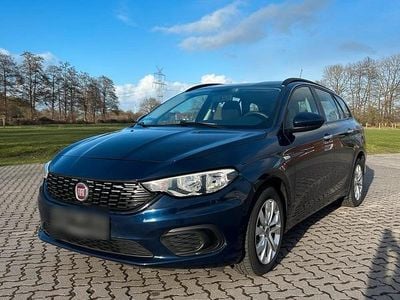 Gebraucht Fiat Tipo 95 PS (69 kW) 2017 Blau Kombi