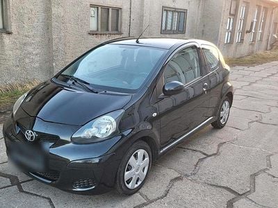 Gebraucht Toyota Aygo 68 PS (50 kW) 2009 Schwarz Kleinwagen