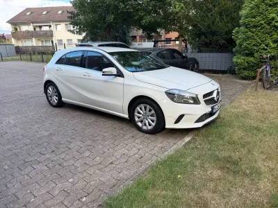 Gebraucht Mercedes A200 136 PS (100 kW) 2016 Weiß Kleinwagen