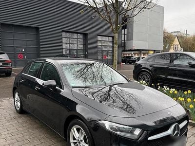 Usata Mercedes A180 136 CV (100 kW) 2019 Nero Utilitaria