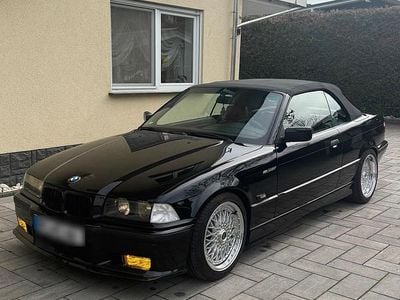Gebraucht BMW 318 Cabriolet M Sport 116 PS (85 kW) 1994 Schwarz Cabrio