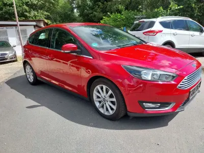 Gebraucht Ford Focus Titanium 150 PS (110 kW) 2015 Rot Limousine