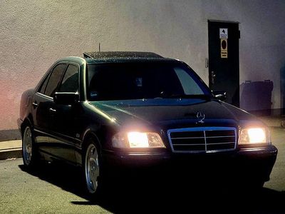 Grün Gebraucht 1997 Mercedes C240 Limousine | 8.999 € (Teuer)