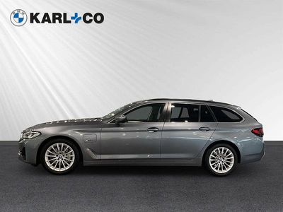 Gebraucht BMW 530e Sport Line 292 PS (214 kW) 2022 Blau Kombi