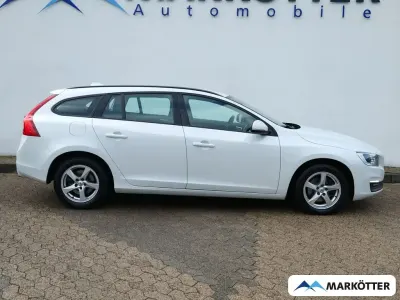 Gebraucht Volvo V60 Business Edition 190 PS (139 kW) 2016 Weiß Kombi