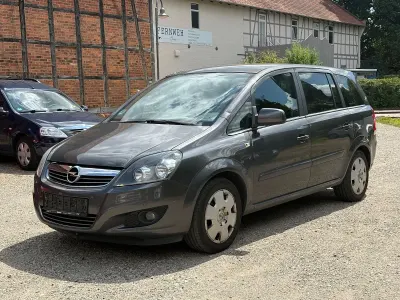 Gebraucht Opel Zafira Design Edition 140 PS (102 kW) 2011 Grau Van / Kleinbus