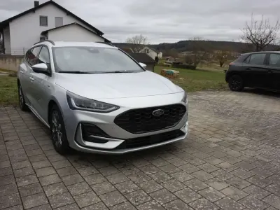 Second-hand Ford Focus ST-Line X 125 CP (91 kW) 2023 Argintiu Break