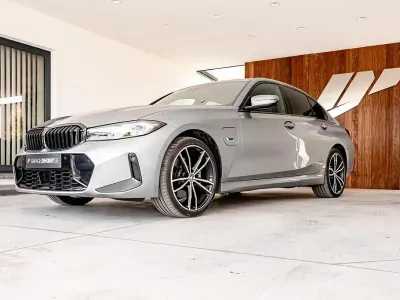 Gebraucht BMW 330 M Sport 294 PS (216 kW) 2023 Grau Limousine