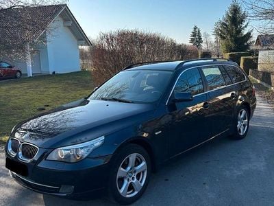 Gebraucht BMW 525 197 PS (144 kW) 2008 Blau Kombi