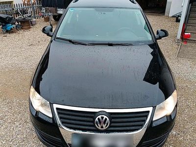 Gebraucht VW Passat 122 PS (89 kW) 2010 Schwarz Kombi