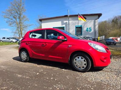 Gebraucht Hyundai i20 Edition 86 PS (63 kW) 2011 Rot Kleinwagen