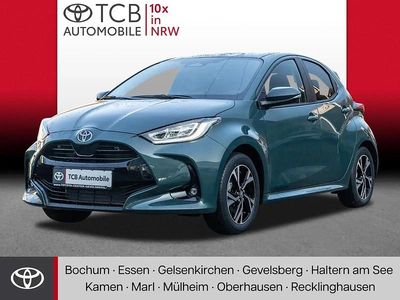 Grün Neu 2025 Toyota Yaris Hybrid Comfort Kleinwagen | 29.590 € (Teuer)