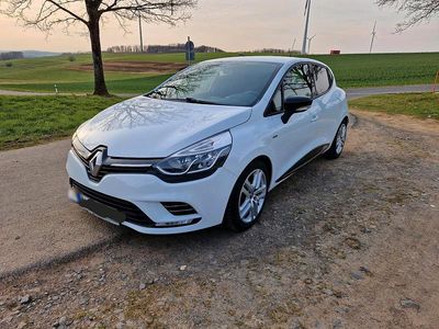 Gebraucht Renault Clio IV LIMITED 73 PS (53 kW) 2018 Weiß Kleinwagen