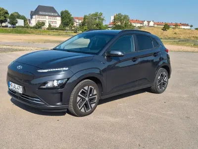 Gebraucht Hyundai Kona 100 kW (136 PS) 2022 Schwarz SUV