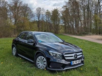 Second-hand Mercedes GLA220 AMG line 177 CP (130 kW) 2016 Negru SUV