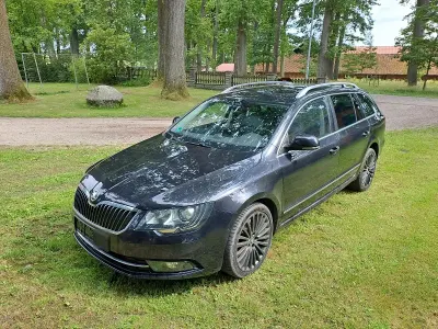 Gebraucht Skoda Superb 260 PS (191 kW) 2013 Schwarz Kombi