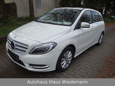 Gebraucht Mercedes B180 122 PS (89 kW) 2014 Weiß Van / Kleinbus