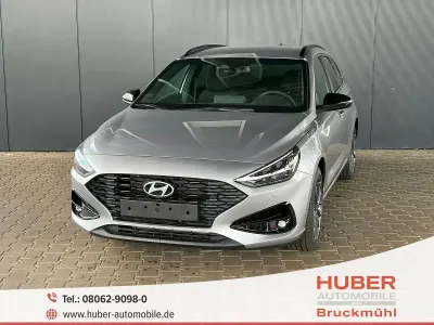 Neu Hyundai i30 Comfort 101 PS (74 kW) 2025 Shimmering silver Kombi