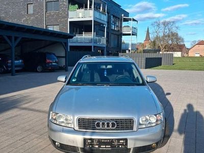 Second-hand Audi A4 Basis 131 CP (96 kW) 2002 Argintiu Break