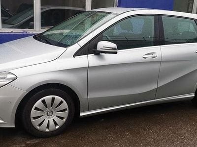 Gebraucht Mercedes B180 109 PS (80 kW) 2015 Silber Van / Kleinbus