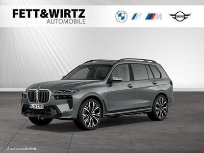 Gebraucht BMW X7 M Sport 352 PS (258 kW) 2025 Skyscraper grau metallic SUV