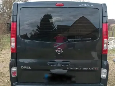 Gebraucht Opel Vivaro 145 PS (106 kW) 2010 Schwarz Van / Kleinbus