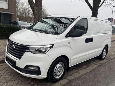 Gebraucht Hyundai H-1 170 PS (125 kW) 2019 Weiß Van / Kleinbus