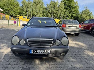 Mercedes E240