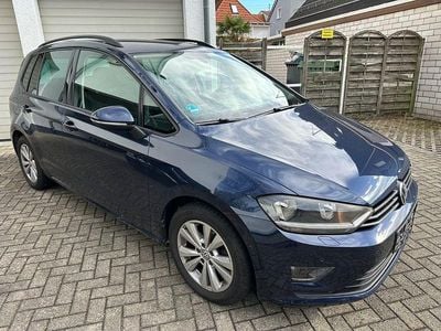 Blau Gebraucht 2014 VW Golf Sportsvan Comfortline Van / Kleinbus | 7.900 € (Fairer Preis)