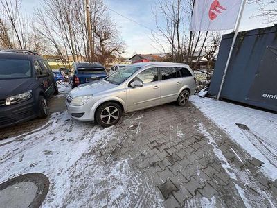 Gebraucht Opel Astra 116 PS (85 kW) 2007 Starsilber iii m2 Kombi