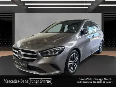 Gebraucht Mercedes B200 Progressive 163 PS (119 kW) 2022 Mountaingrau Kleinwagen