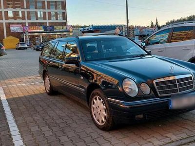 Mercedes E320