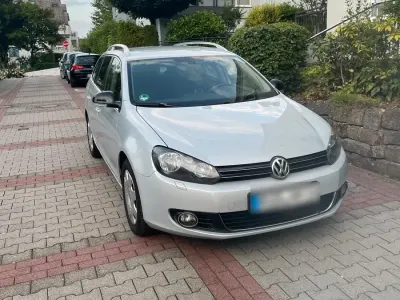Gebraucht VW Golf VII 105 PS (77 kW) 2012 Silber Kombi