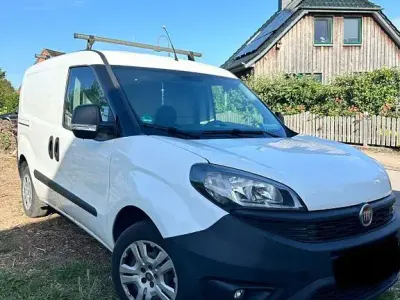 Gebraucht Fiat Doblò 95 PS (69 kW) 2020 Weiß Van / Kleinbus