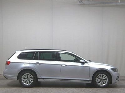 Silber Gebraucht 2022 VW Passat Kombi | 18.780 € (Superpreis)