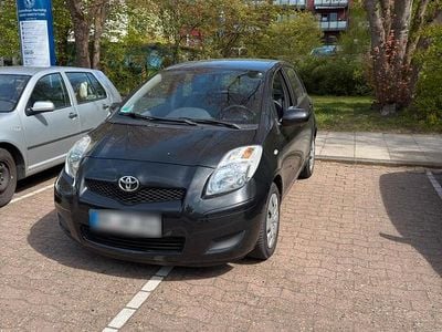 Brugt Toyota Yaris 101 HK (74 kW) 2010 Sort Hatchback