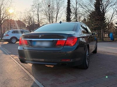 Second-hand BMW 750 408 CP (300 kW) 2009 Gri Berlinǎ