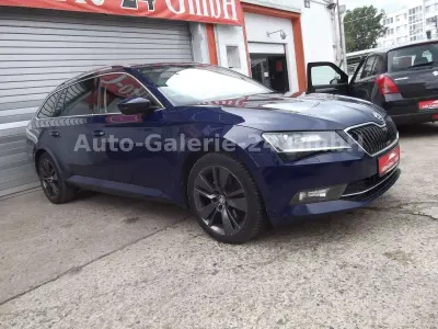 Gebraucht Skoda Superb 179 PS (131 kW) 2016 Blau Kombi