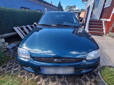 Gebraucht Ford Escort 90 PS (66 kW) 1997 Grün Kombi