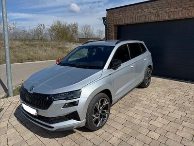 Gebraucht Skoda Karoq SportLine 150 PS (110 kW) 2023 Silber SUV